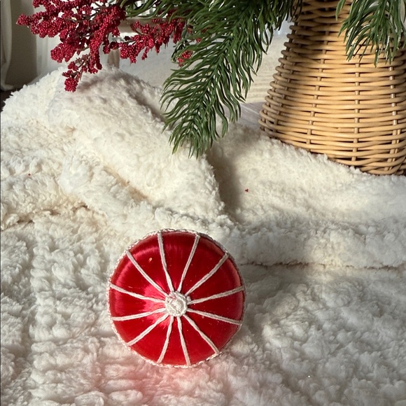 Vintage Red Satin Christmas Ornament with White Crochet Lace Overlay - Picture 4 of 4